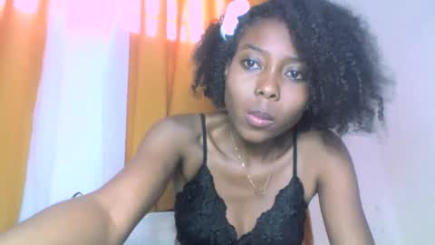 layannek online show from October 5, 10:13 am