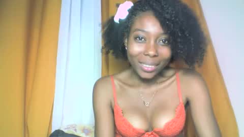 layannek online show from October 5, 10:18 pm