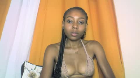 layannek online show from October 29, 6:09 pm