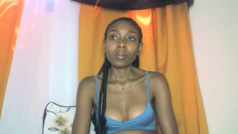 layannek online show from November 3, 7:20 am