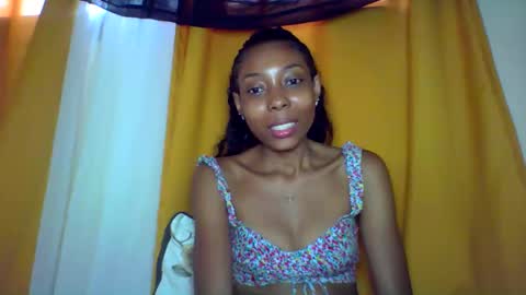 layannek online show from December 5, 8:45 am