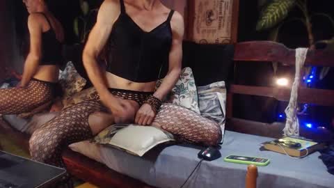 Snapshot of laye19 chatting on October 29, 2:58 am Laye19 online show from October 29, 2:58 am