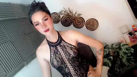 layla47649867 online show from February 27, 2:33 am