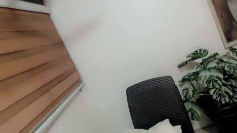 Snapshot of layla47649867 chatting on June 8, 1:28 am layla47649867 online show from June 8, 1:28 am