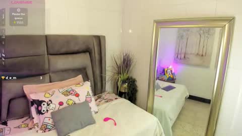 layla_clarke online show from October 11, 4:22 am