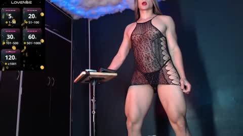 Snapshot of layla_dominac chatting on December 27, 9:32 pm Layla help me with your thumbs up its important online show from December 27, 9:32 pm