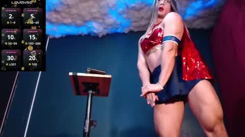 Snapshot of layla_dominac chatting on October 10, 11:42 am Layla help me with your thumbs up its important online show from October 10, 11:42 am