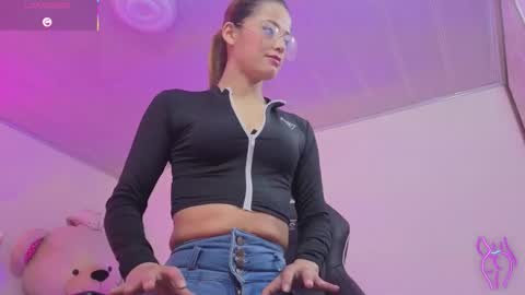 Snapshot of laylafoxy_tay chatting on November 11, 3:39 am laylafoxy_tay online show from November 11, 3:39 am