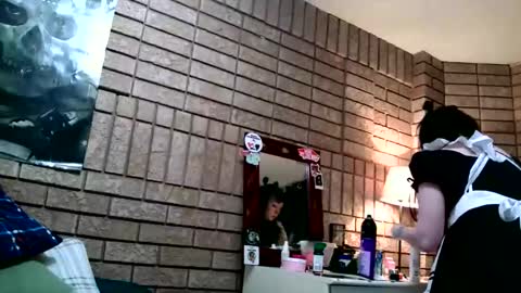 Snapshot of laylakills chatting on March 8, 8:18 am Layla Kills online show from March 8, 8:18 am