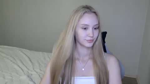 Snapshot of laylapretty001 chatting on October 16, 5:30 am LaylaPretty001 online show from October 16, 5:30 am
