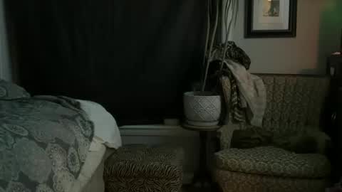 Milfandgentleman online show from October 5, 5:28 am