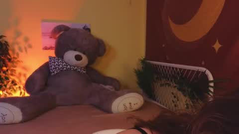 Lea online show from February 22, 5:24 pm