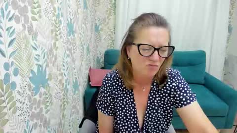 Snapshot of lea_fruit chatting on September 13, 5:57 pm Lea online show from September 13, 5:57 pm