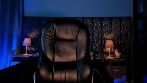 Snapshot of lea_velle chatting on November 22, 8:57 am Lea Velle online show from November 22, 8:57 am