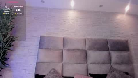 lea_walkerr online show from October 14, 9:15 pm