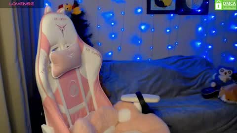 Leah  Gotty online show from December 20, 2:27 pm