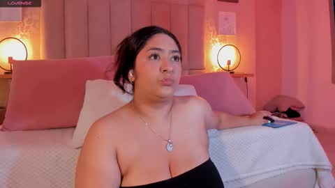 Leah online show from November 13, 1:54 pm