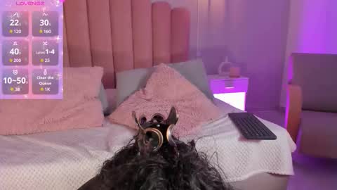 Leah online show from December 5, 2:36 pm