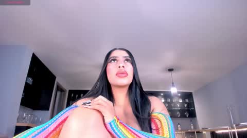 Snapshot of leahlombardi_ chatting on October 24, 3:25 am leahlombardi_ online show from October 24, 3:25 am