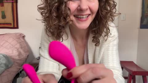 Snapshot of leahsparkles chatting on December 4, 4:05 pm Leah Sparkles online show from December 4, 4:05 pm