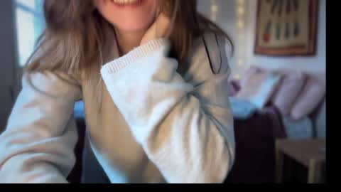 Snapshot of leahsparkles chatting on January 9, 1:45 pm Leah Sparkles online show from January 9, 1:45 pm