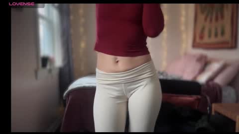 Snapshot of leahsparkles chatting on January 19, 4:46 pm Leah Sparkles online show from January 19, 4:46 pm