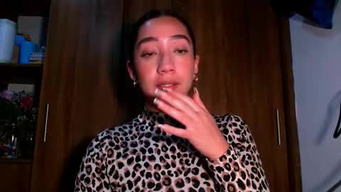 leanaalhub online show from November 29, 1:41 am