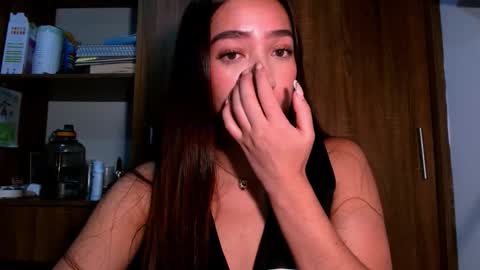 leanaalhub online show from December 3, 3:03 am