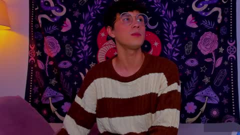 Snapshot of leaneseb chatting on December 11, 12:12 pm leaneseb online show from December 11, 12:12 pm