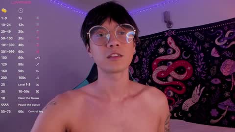 Snapshot of leaneseb chatting on January 11, 12:33 am leaneseb online show from January 11, 12:33 am