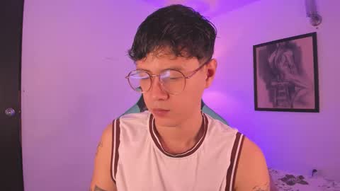 Snapshot of leaneseb chatting on October 2, 3:35 am leaneseb online show from October 2, 3:35 am