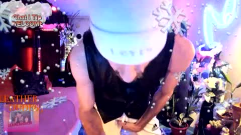 leatherdude69 online show from December 21, 2:19 am