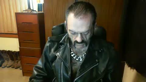 leathergreaser online show from January 8, 6:09 pm