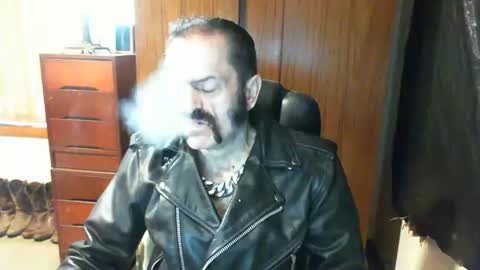 leathergreaser online show from January 17, 8:44 pm