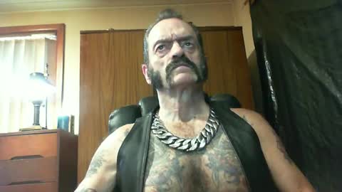 leathergreaser online show from January 27, 11:54 pm