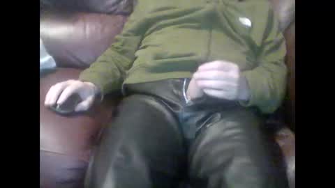 Snapshot of leatherpants68 chatting on October 1, 7:53 pm leatherpants68 online show from October 1, 7:53 pm