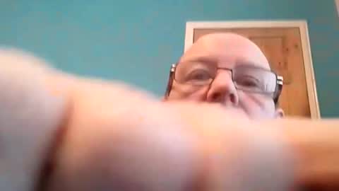 Snapshot of leatherpants68 chatting on November 29, 9:01 am leatherpants68 online show from November 29, 9:01 am