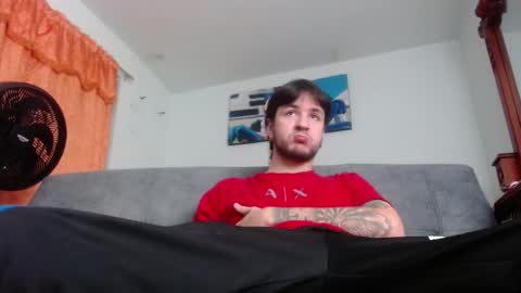 Snapshot of lebron_big_ chatting on October 30, 2:35 am Lebron online show from October 30, 2:35 am