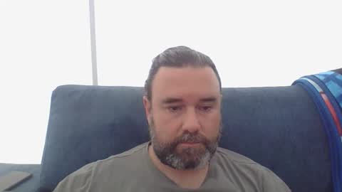 Snapshot of lecheare28 chatting on February 10, 4:14 pm lecheare28 online show from February 10, 4:14 pm