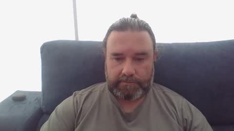 Snapshot of lecheare28 chatting on February 11, 3:29 pm lecheare28 online show from February 11, 3:29 pm