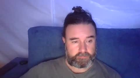 Snapshot of lecheare28 chatting on February 24, 7:41 pm lecheare28 online show from February 24, 7:41 pm