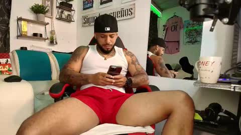 Snapshot of leenar_key chatting on November 18, 12:42 pm leenar_key online show from November 18, 12:42 pm