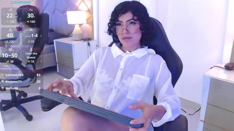 Snapshot of leethompson_ chatting on January 11, 2:58 pm Leet  online show from January 11, 2:58 pm