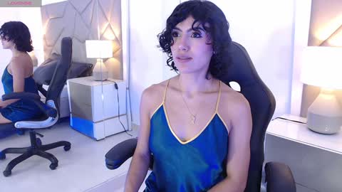 Snapshot of leethompson_ chatting on January 18, 12:04 pm Leet  online show from January 18, 12:04 pm