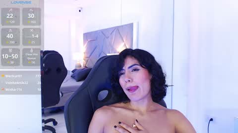 Snapshot of leethompson_ chatting on January 29, 6:07 pm Leet  online show from January 29, 6:07 pm