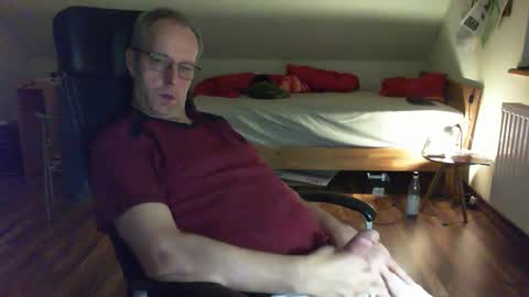 Snapshot of lefti27 chatting on January 5, 12:52 am Dave online show from January 5, 12:52 am