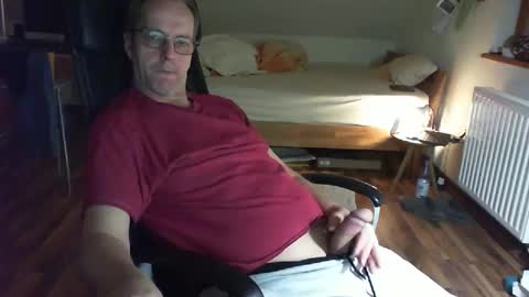 Snapshot of lefti27 chatting on February 16, 10:32 pm Dave online show from February 16, 10:32 pm