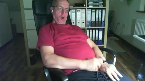 Snapshot of lefti27 chatting on November 2, 10:34 pm Dave online show from November 2, 10:34 pm