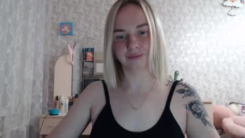 leggywily25 online show from March 12, 3:29 pm