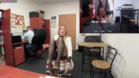 LegsLONG online show from December 10, 11:00 am